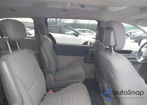 2010 Chrysler Town & Country Touring z USA, uszkodzony, nr VIN 2A4RR5D1XAR450155